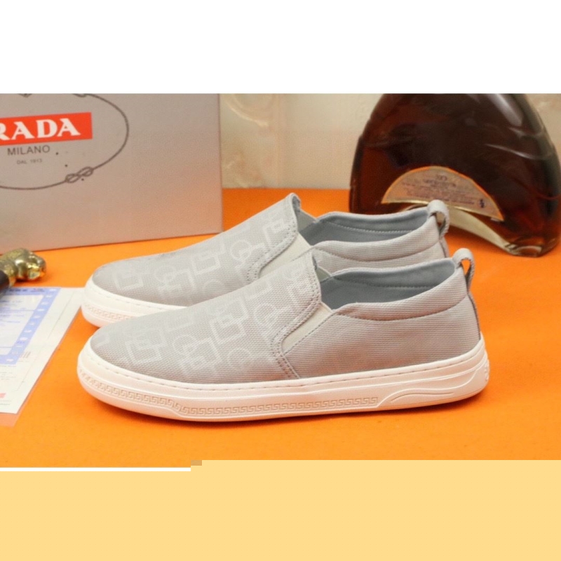 Pra*a casual shoes